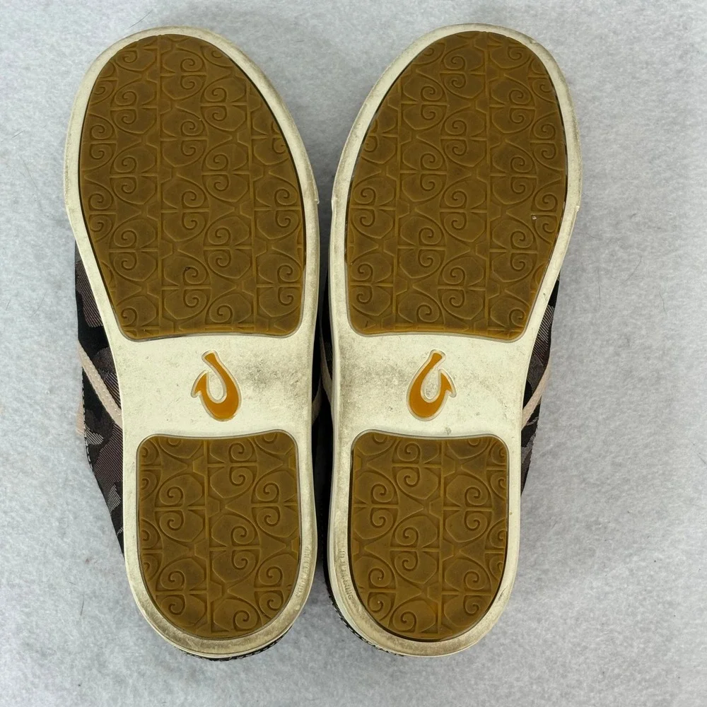 OluKai Pehuea Pa'i Women's Sz 7.5 Gray/Black Camo Print Slip On Sneakers Casual‎